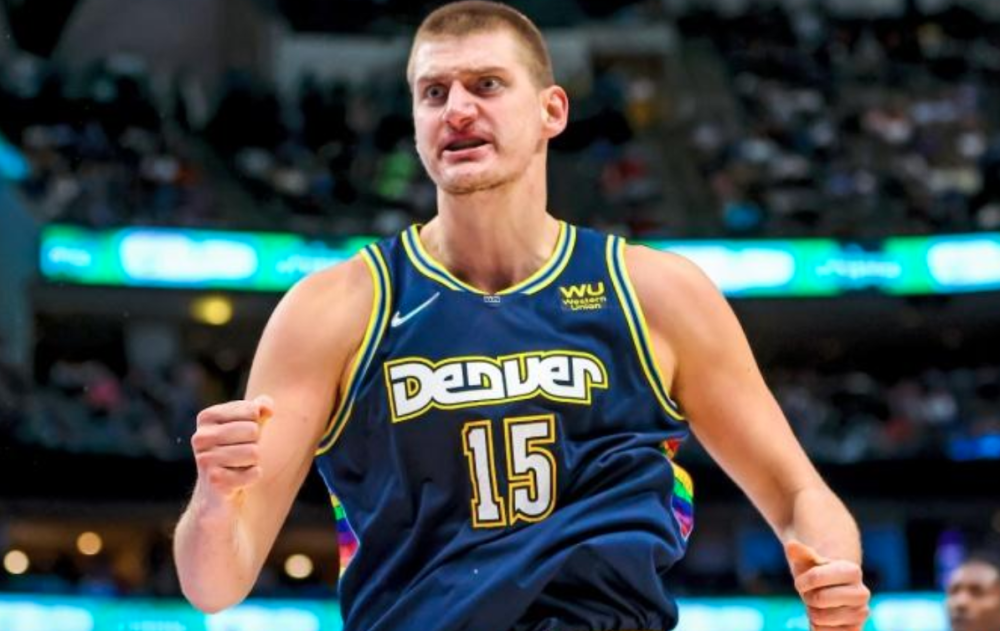 武贾西奇说莎拉波娃干起来像田鸡