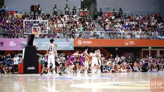 九游体育-篮球比赛颁奖典礼