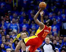 哈登引领快船大胜猛龙