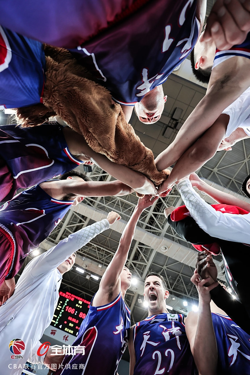 大场面关键时刻射入制胜球,为球队带来胜利英语