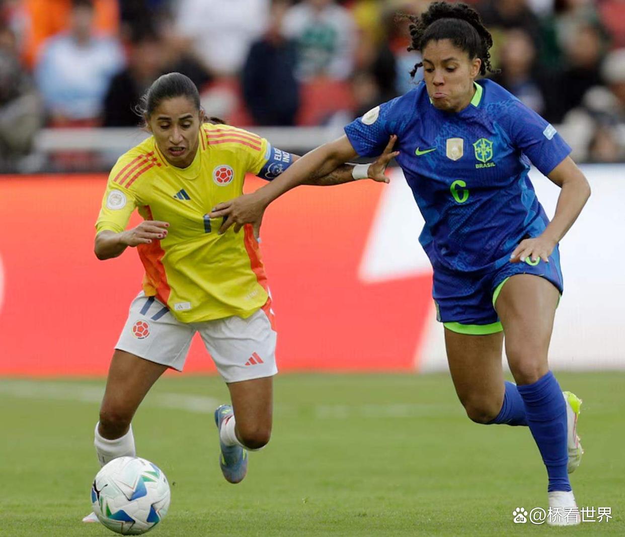 哥伦比亚女足对加拿大女足