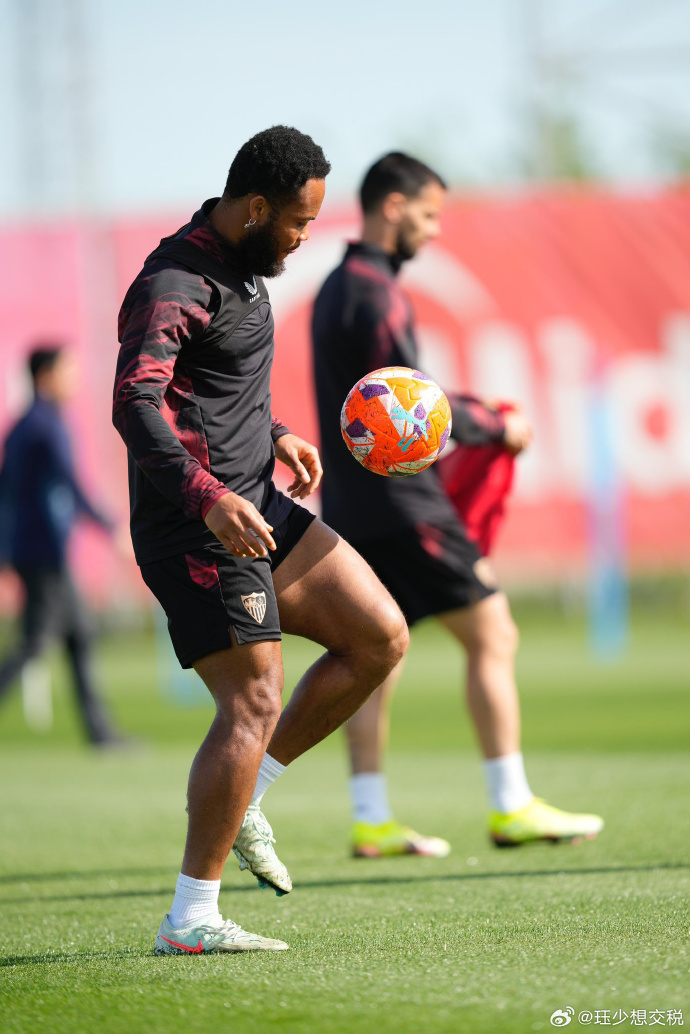 瓦伦西亚击败塞维利亚,取得胜利是哪一年